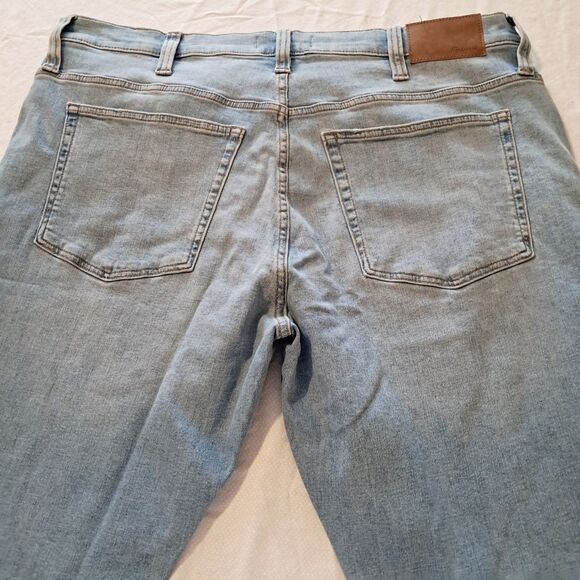 Madewell Jeans Mens 40x32 Athletic Slim Everyday Flex Light Wash Denim - Picture 4 of 16
